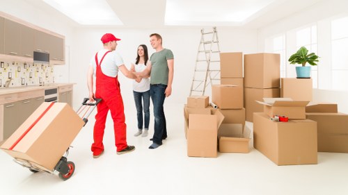 Different sizes of packing boxes suitable for homes and offices in Poplar